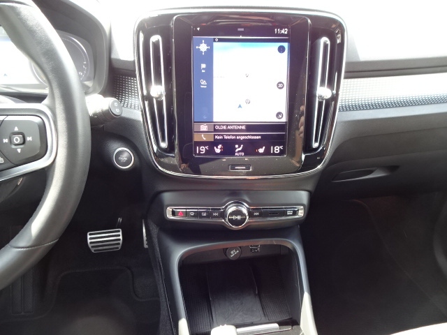Volvo  T5 R Design Plug-In 2WD AHK ACC HK 20' 360°