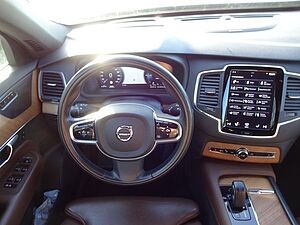 Volvo  T8 R Design Plug-In 7Sitz Luftfw HUD ACC 22