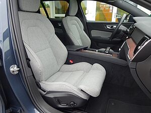 Volvo  PRO B4 AHK AWD ACC Kamera Pano