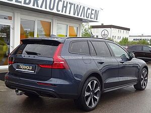 Volvo  PRO B4 AHK AWD ACC Kamera Pano