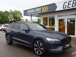 Volvo  PRO B4 AHK AWD ACC Kamera Pano