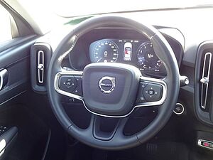 Volvo  T3 Momentum Core 2WD BLIS Navi Kamera