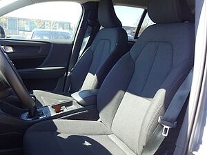 Volvo  T3 Momentum Core 2WD BLIS Navi Kamera