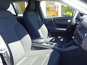 Volvo  T3 Momentum Core 2WD BLIS Navi Kamera