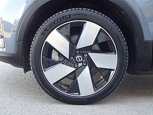 Volvo  P8 Ultimate Pure Electric Twin Engin AWD ACC