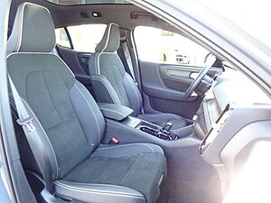 Volvo  P8 Ultimate Pure Electric Twin Engin AWD ACC