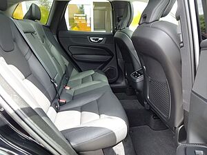 Volvo  B4 Ultimate Bright AWD ACC HUD PANO Google