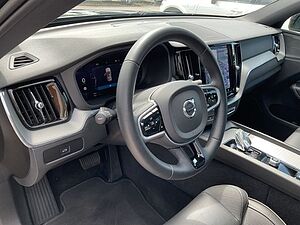 Volvo  B4 Plus Dark 2WD ACC 360° PANO Google