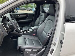 Volvo  R Design B4 AT 2WD 360° Leder Pano LED