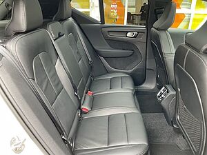 Volvo  R Design B4 AT 2WD 360° Leder Pano LED