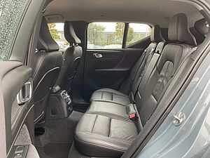 Volvo  T4 Core Plug-In AHK LEDER KAMERA CARPLAY
