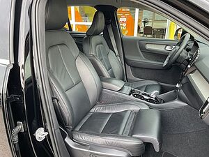 Volvo  B4 Plus Bright AWD AHK LEDER STANDHZ