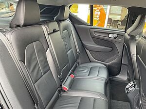 Volvo  B4 Plus Bright AWD AHK LEDER STANDHZ
