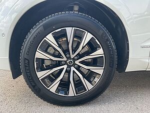 Volvo  B4 Plus Dark AWD ACC 360° Allwetterreifen