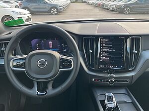 Volvo  B4 Plus Dark AWD ACC 360° Allwetterreifen