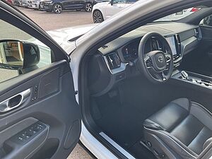 Volvo  B4 Plus Dark AWD ACC 360° Allwetterreifen