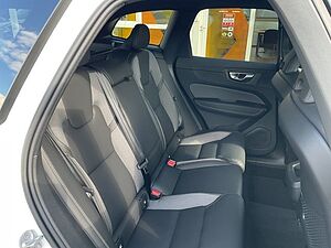 Volvo  B4 Plus Dark AWD ACC 360° Allwetterreifen