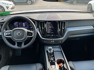 Volvo  B4 Plus Dark AWD ACC 360° Allwetterreifen