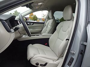 Volvo  B4 Plus Dark 2WD AT Google ACC HK Allwetter