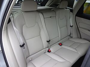 Volvo  B4 Plus Dark 2WD AT Google ACC HK Allwetter