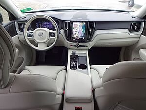 Volvo  B4 Plus Dark 2WD AT Google ACC HK Allwetter