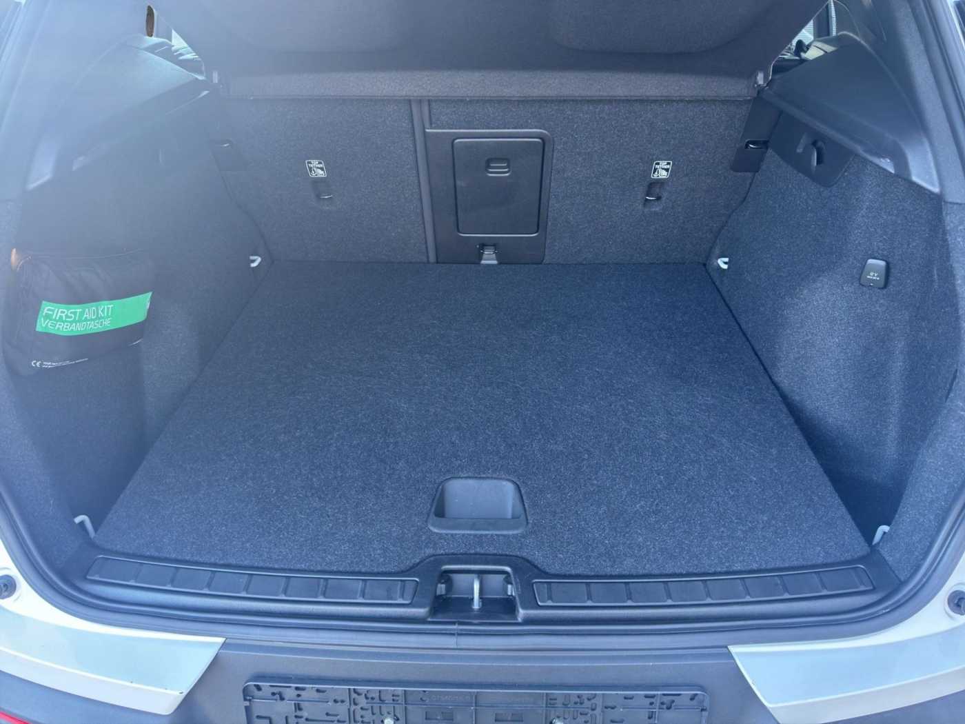 Volvo  T3 Momentum Pro *Winter- & Parkassistenz-Paket