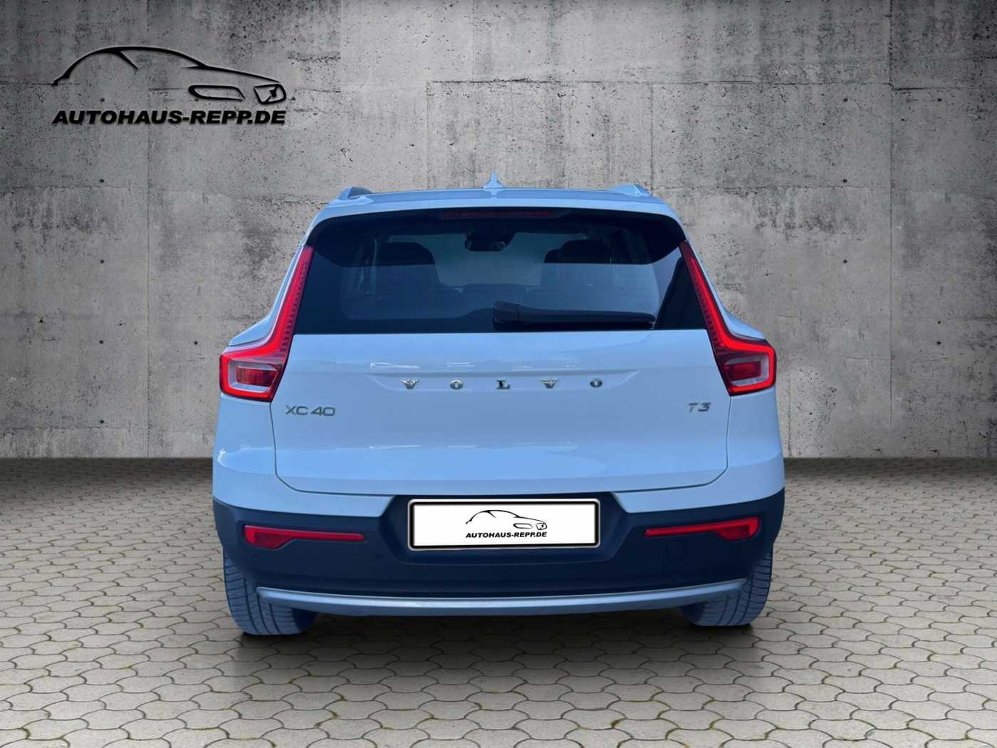 Volvo  T3 Momentum Pro *Winter- & Parkassistenz-Paket