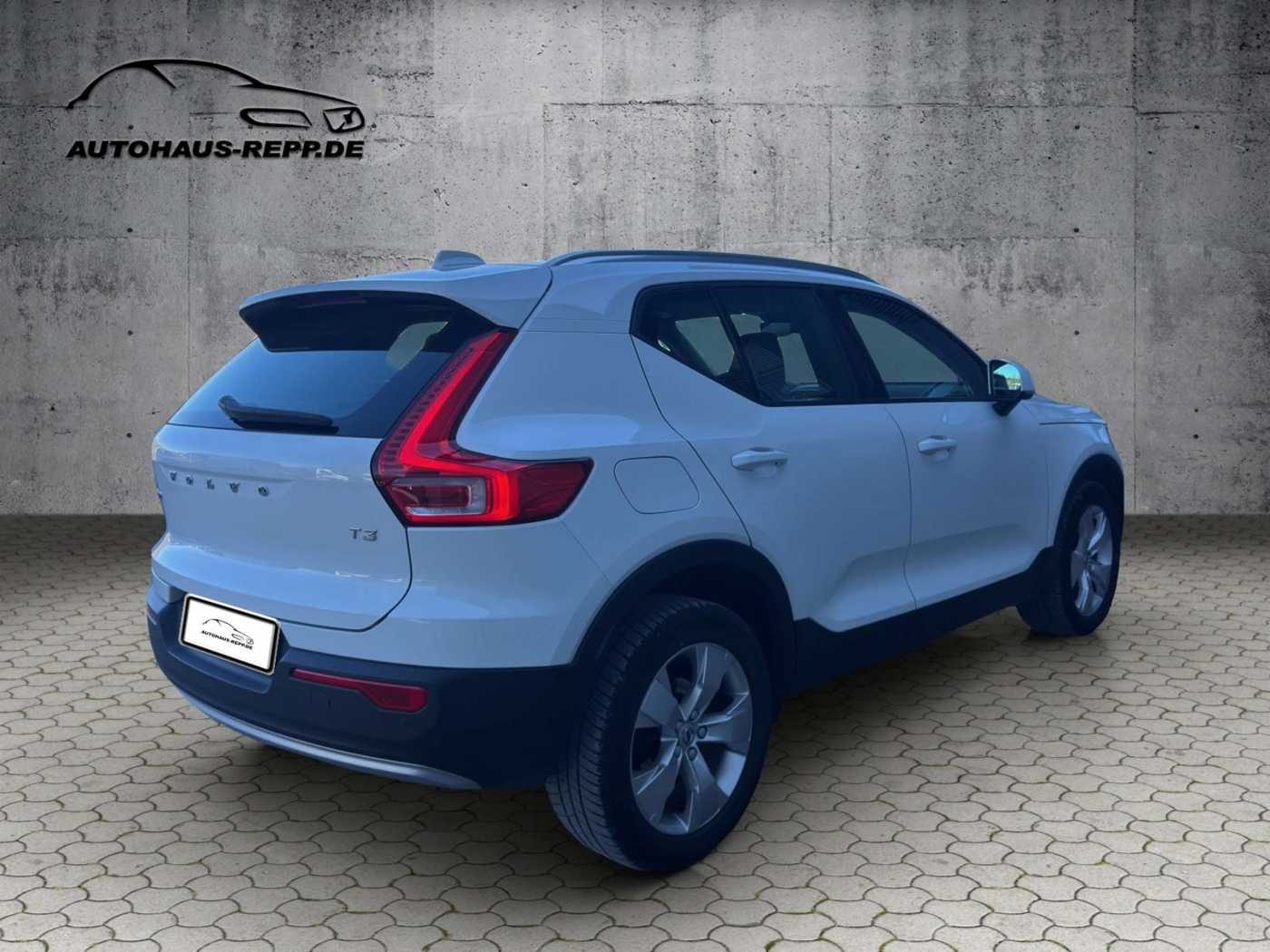 Volvo  T3 Momentum Pro *Winter- & Parkassistenz-Paket
