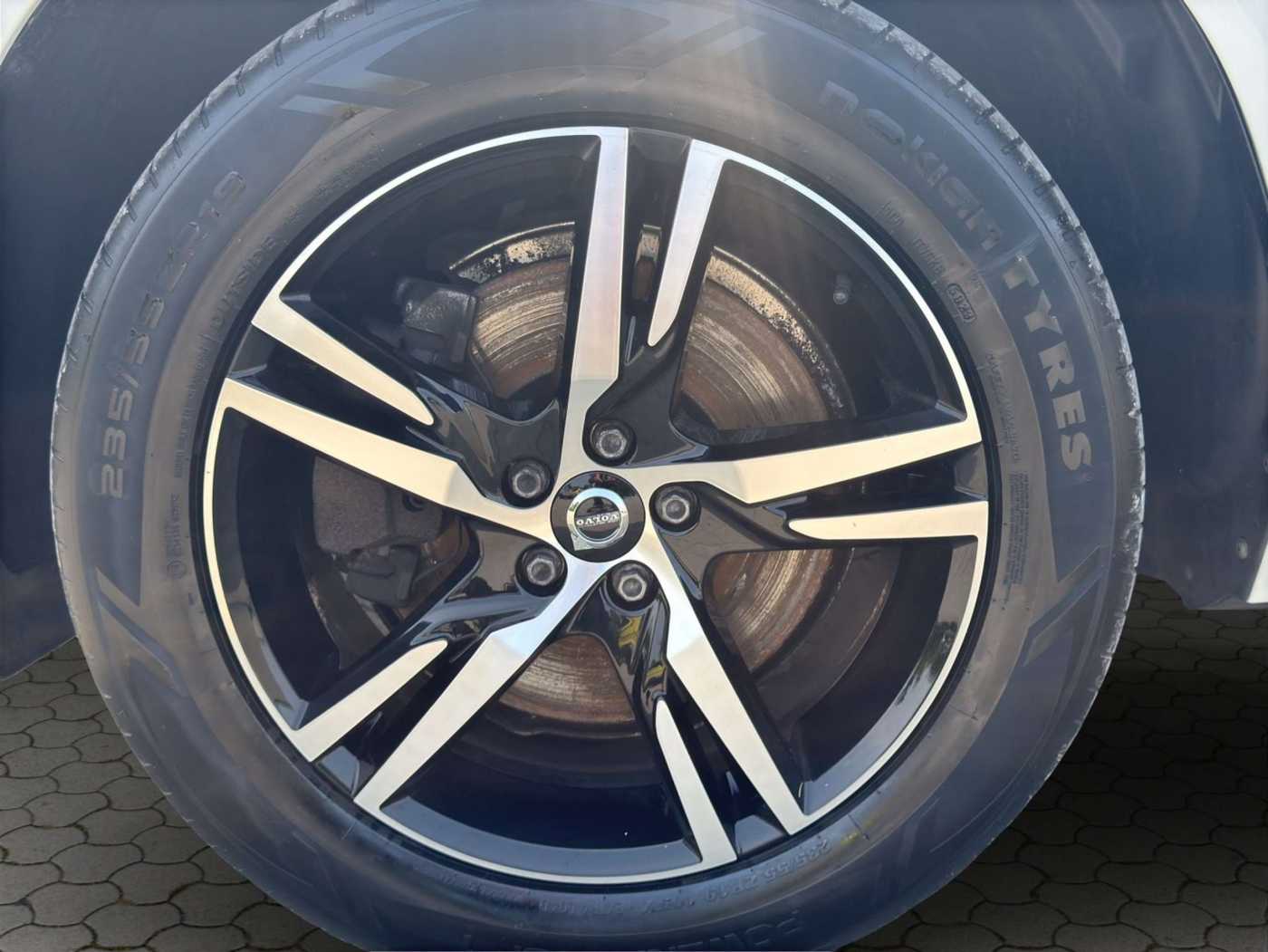 Volvo  T6 AWD R-Design Recharge Plug-In Hybrid