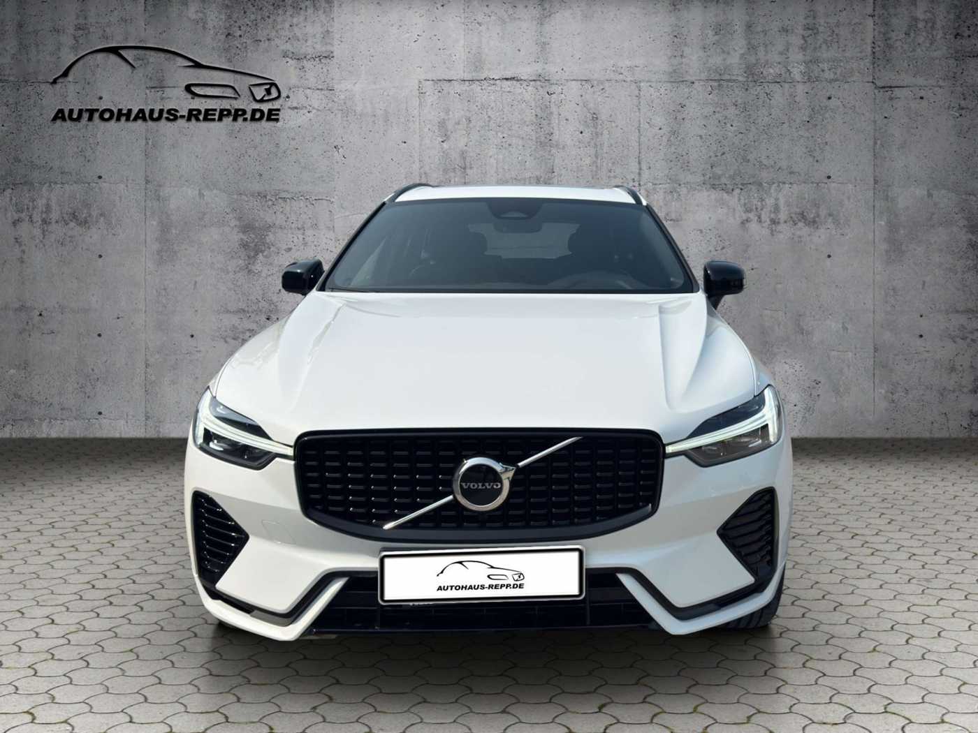 Volvo  T6 AWD R-Design Recharge Plug-In Hybrid