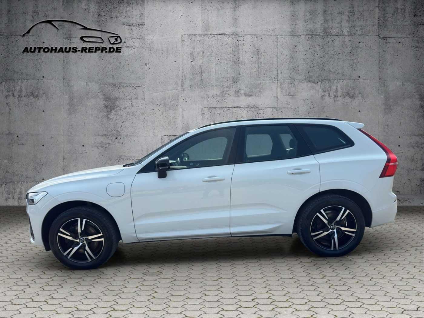 Volvo  T6 AWD R-Design Recharge Plug-In Hybrid