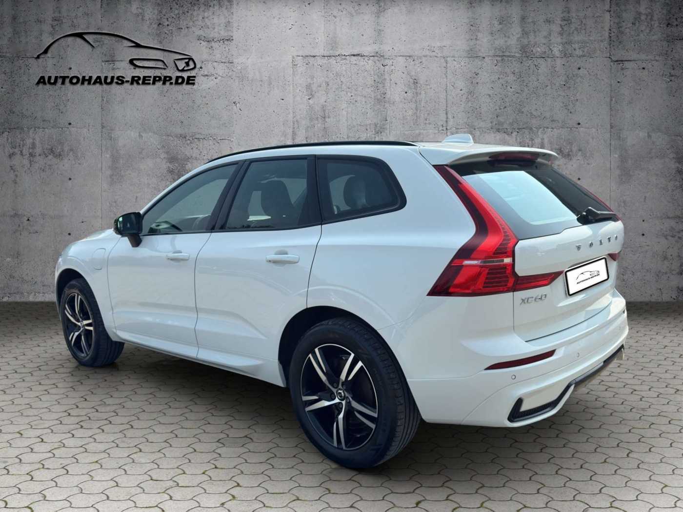 Volvo  T6 AWD R-Design Recharge Plug-In Hybrid