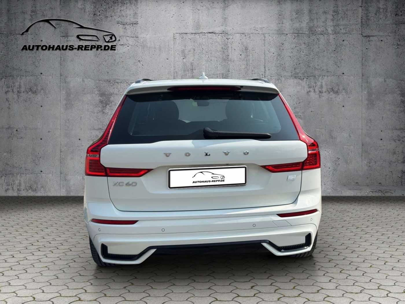 Volvo  T6 AWD R-Design Recharge Plug-In Hybrid