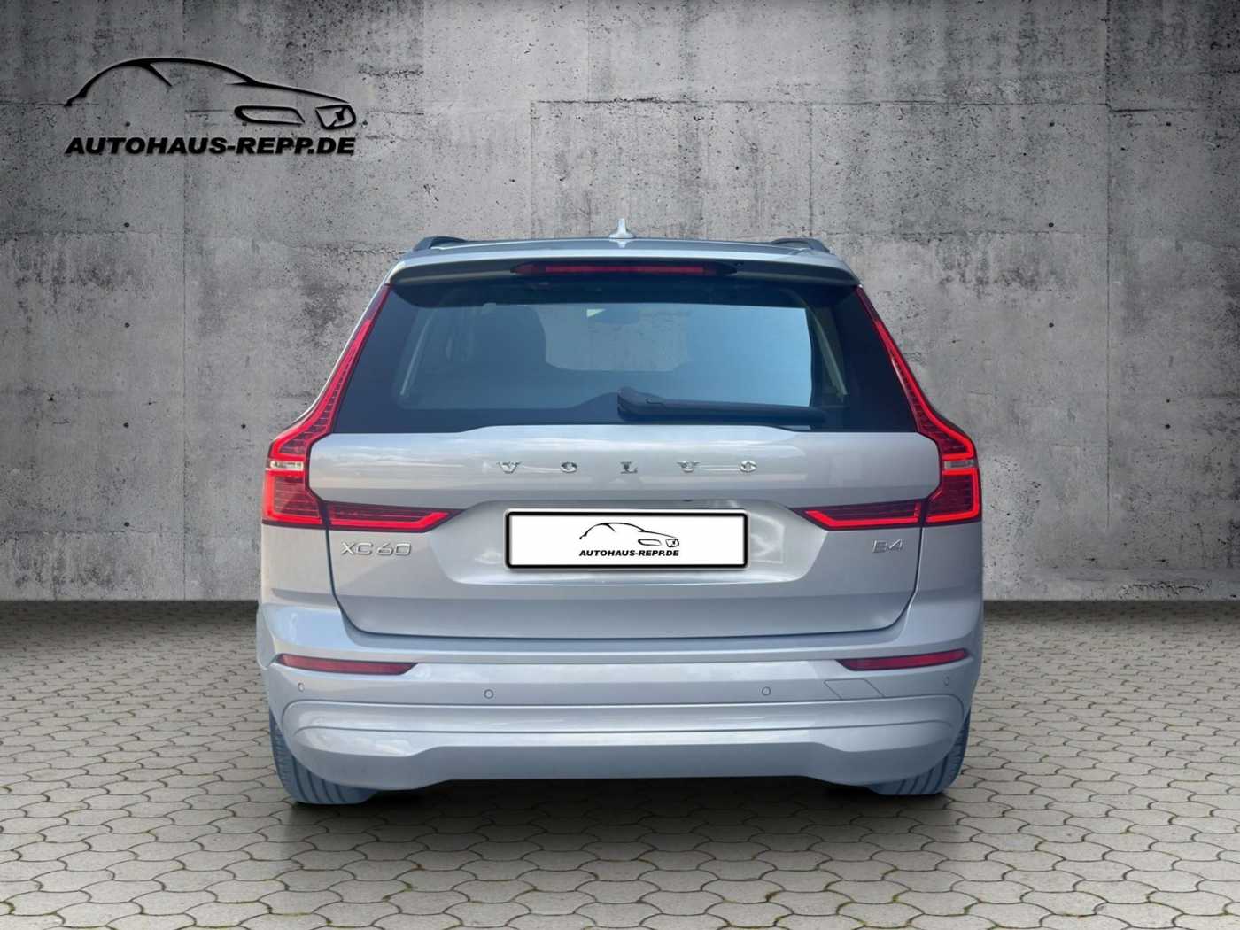 Volvo  B4 Mild-Hybrid DIESEL Momentum Pro