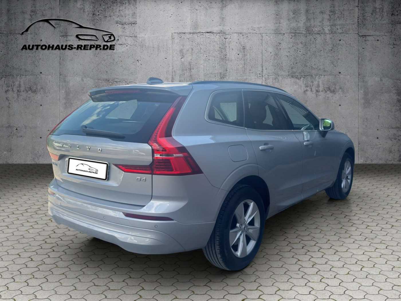 Volvo  B4 Mild-Hybrid DIESEL Momentum Pro