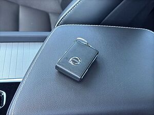 Volvo  T8 Plug-In Hybrid AWD Ultimate Dark Recharge / VFW