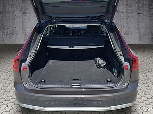 Volvo  B4 AWD Mild-Hybrid, Diesel / Cross Country Plus,