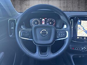 Volvo  T3 Momentum Pro *Winter- & Parkassistenz-Paket