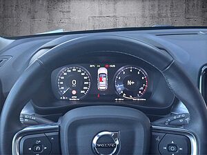 Volvo  T3 Momentum Pro *Winter- & Parkassistenz-Paket