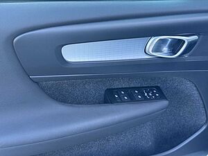 Volvo  T3 Momentum Pro *Winter- & Parkassistenz-Paket