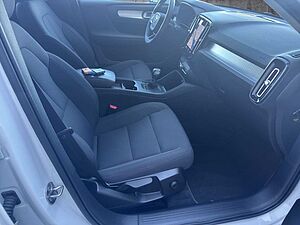 Volvo  T3 Momentum Pro *Winter- & Parkassistenz-Paket
