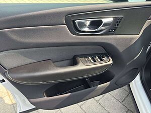 Volvo  T6 AWD R-Design Recharge Plug-In Hybrid