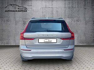Volvo  B4 Mild-Hybrid DIESEL Momentum Pro