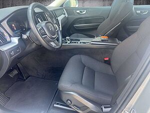 Volvo  B4 Mild-Hybrid DIESEL Momentum Pro