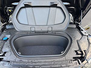 Volvo  Recharge Single Motor / Core / Pure Electric