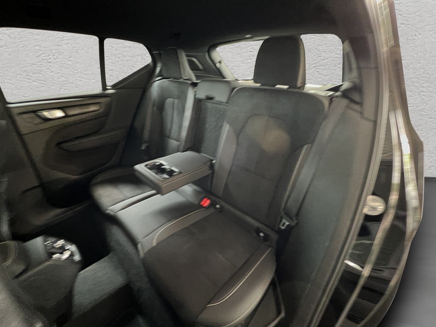 Volvo  Plus Dark