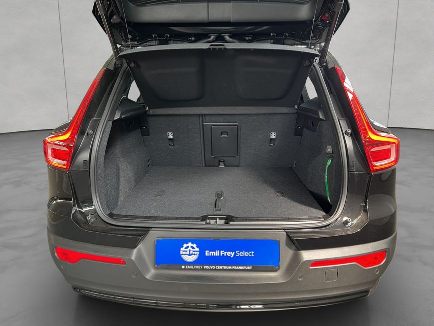 Volvo  Plus Dark