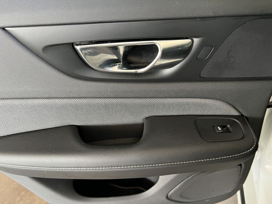Volvo  T4  Aut PilotAssist BLIS Kamera Navi Voll-LED