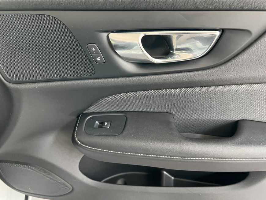 Volvo  T4  Aut PilotAssist BLIS Kamera Navi Voll-LED
