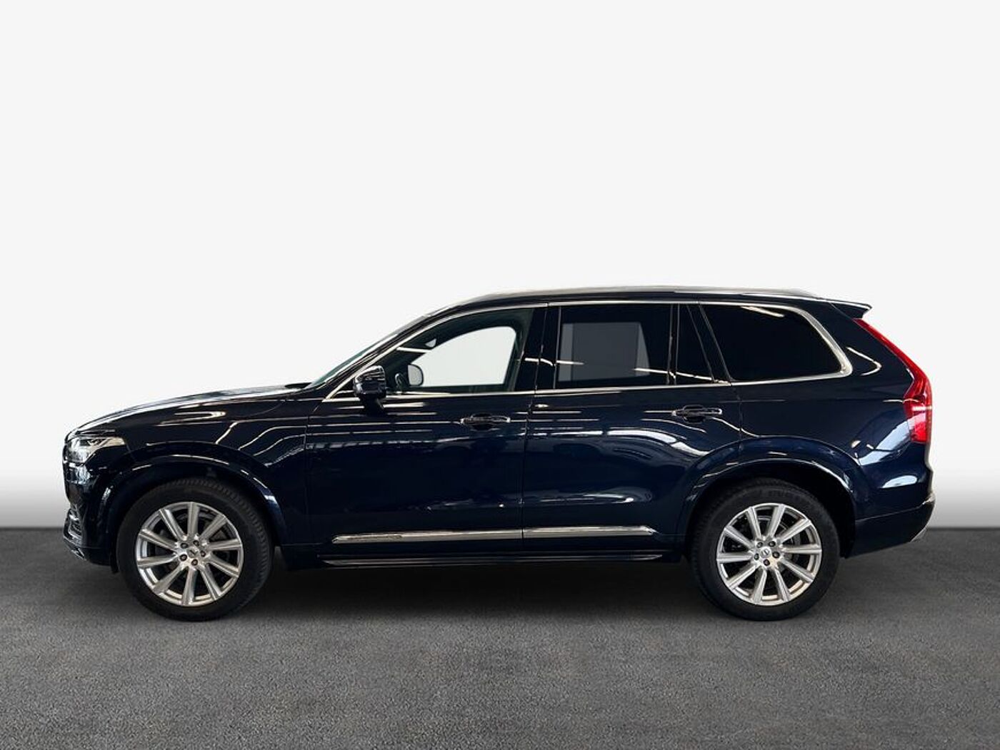 Volvo  D5 AWD  Aut Glasd Luftf 360° BLIS